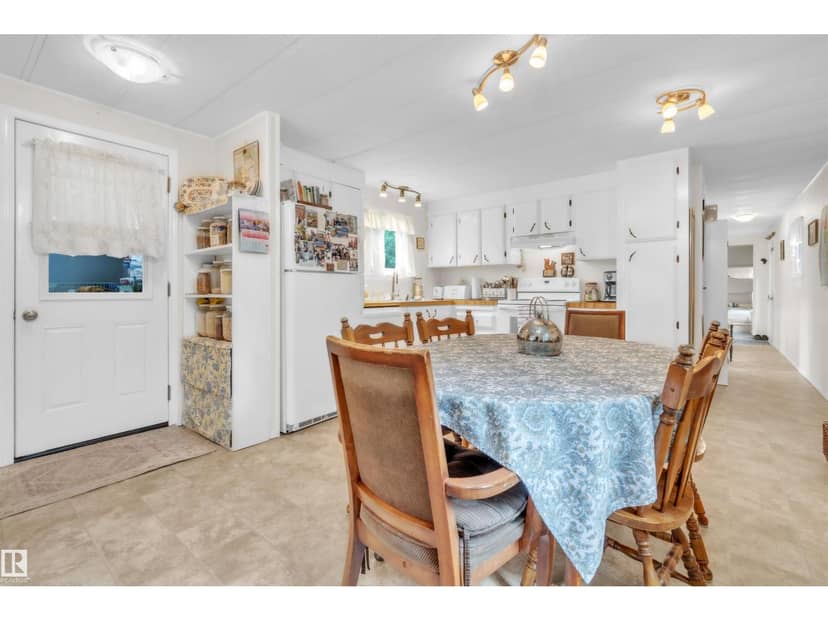 5301 52 ST, Cold Lake, photo 6