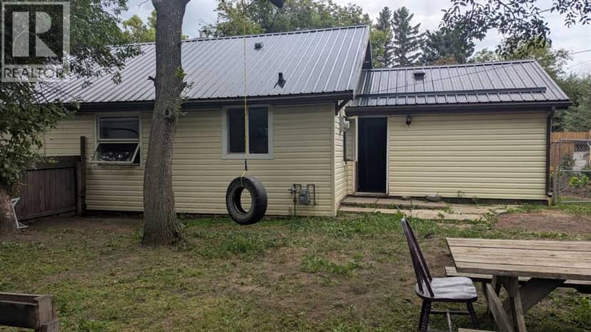 5028 52 Street — photo 22 of 32