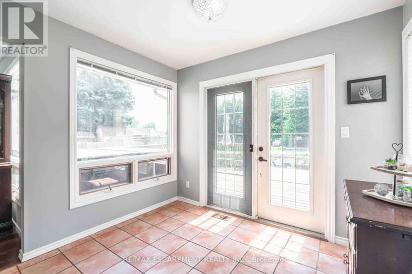 54 Selkirk Street — photo 10 of 40