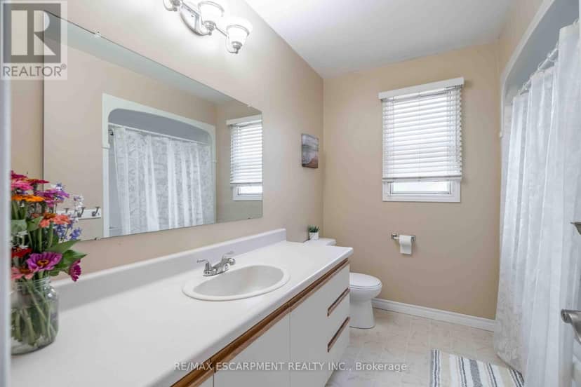 54 Selkirk Street — photo 27 of 40