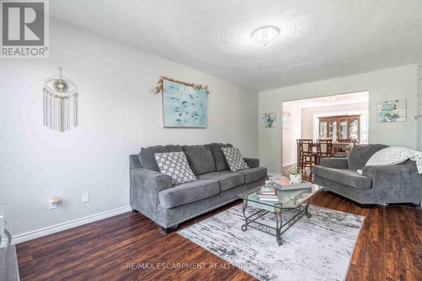 54 Selkirk Street — photo 5 of 40