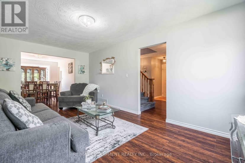 54 Selkirk Street — photo 6 of 40