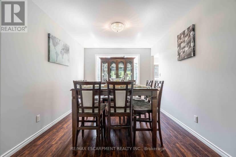 54 Selkirk Street — photo 8 of 40