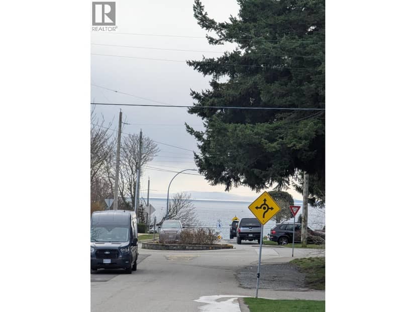 15482 SEMIAHMOO AVENUE, White Rock, photo 3