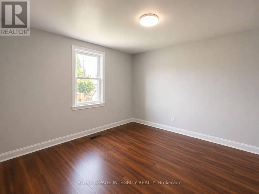 607 12th Street E — photo 11 of 21