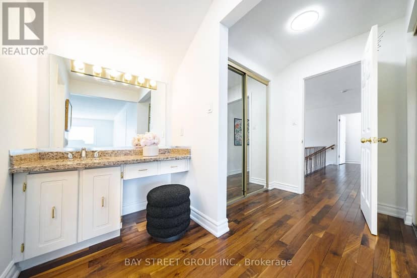441 Guildwood Parkway — photo 31 of 40