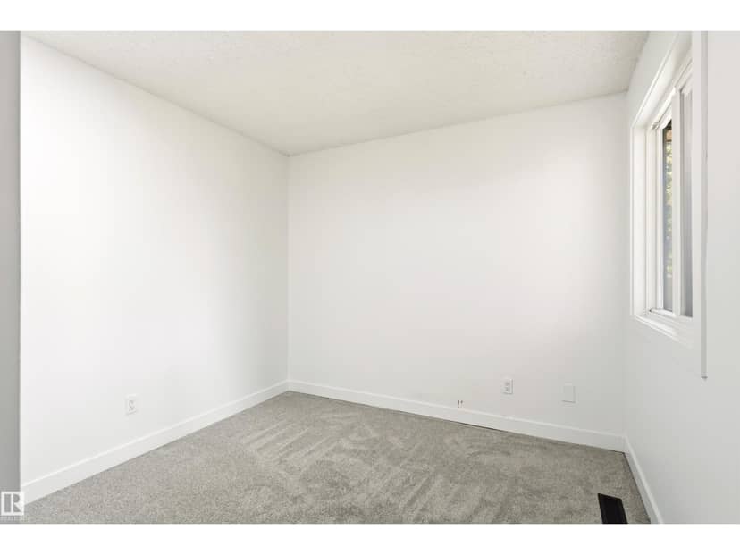 #4 7604 29 AV NW — photo 14 of 40