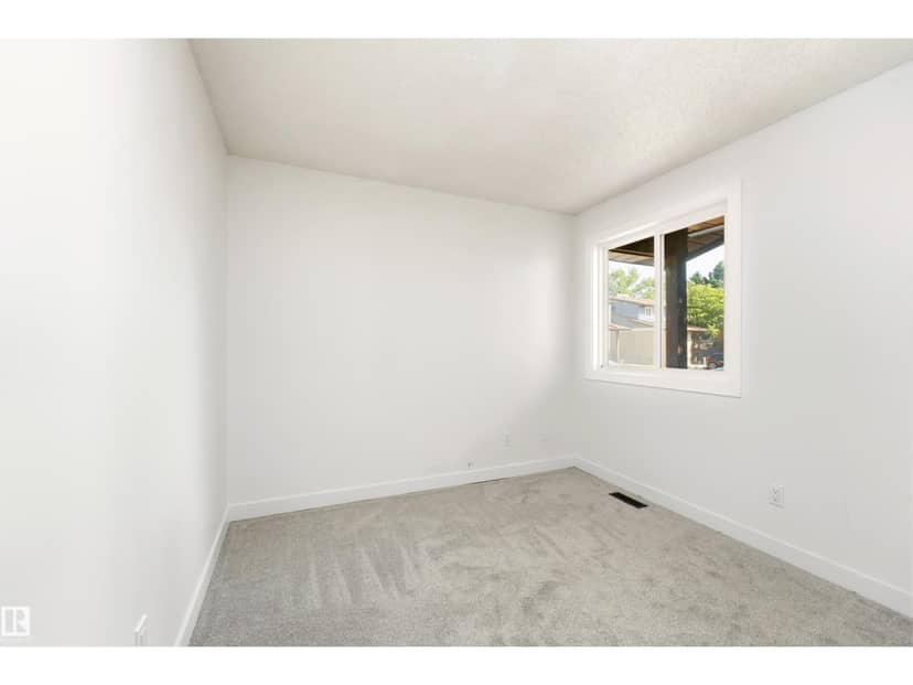 #4 7604 29 AV NW — photo 15 of 40