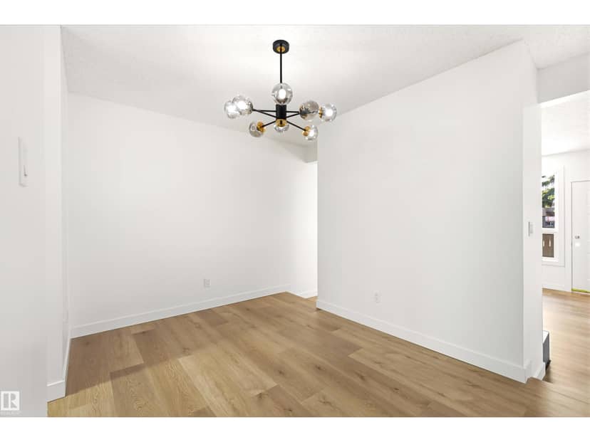 #4 7604 29 AV NW — photo 9 of 40