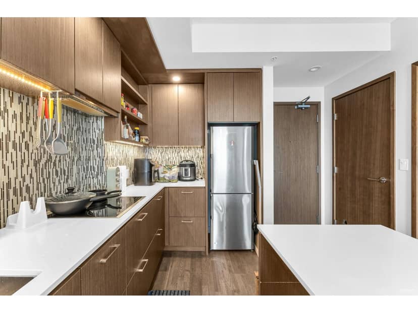 2702 13495 CENTRAL AVENUE, Surrey, photo 3