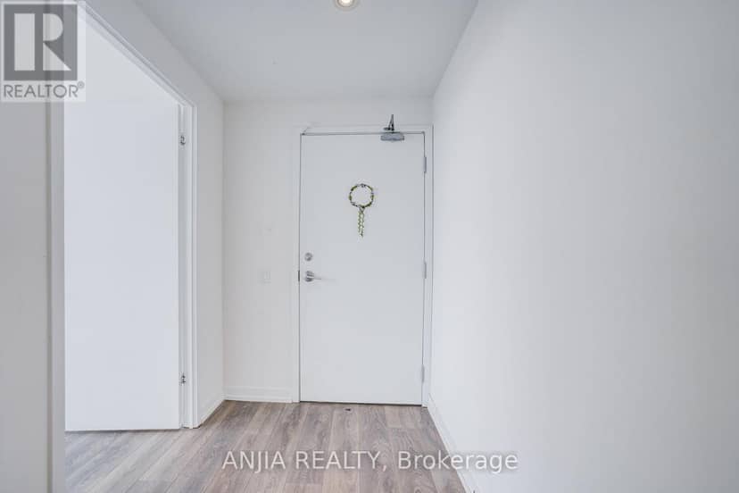 6102 - 5 Buttermill Avenue — photo 10 of 40