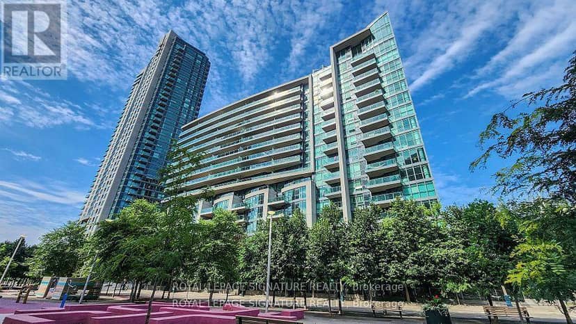 868 - 209 Fort York Boulevard — photo 16 of 17