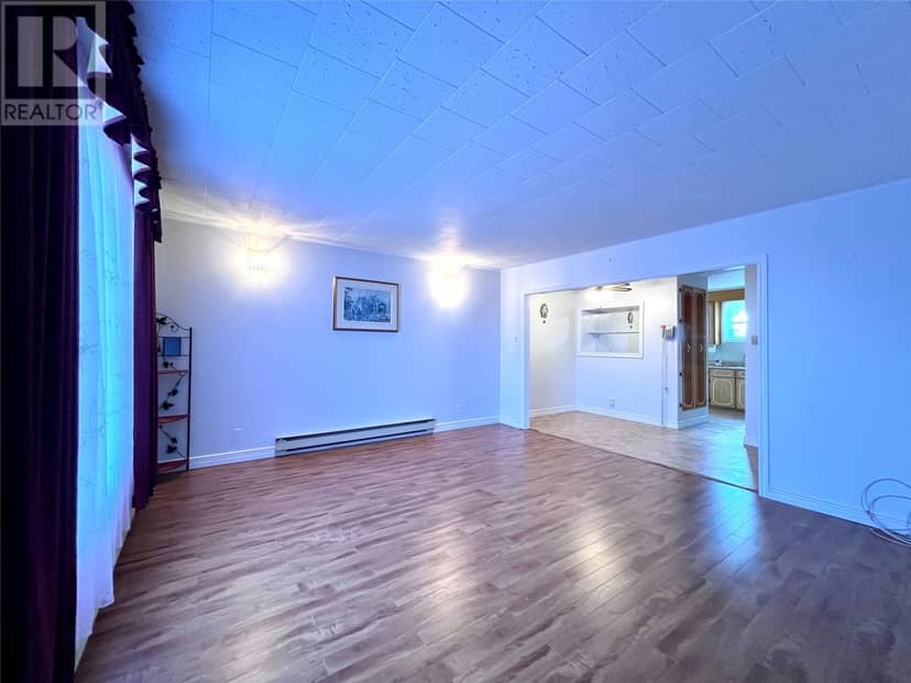 8 Evergreen Avenue — photo 11 of 31
