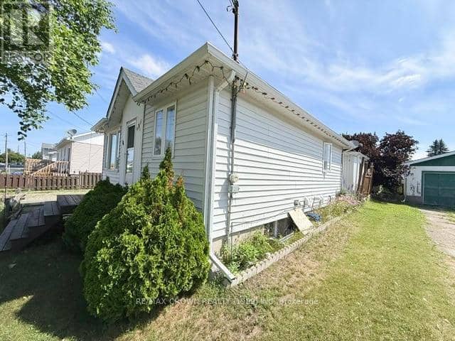 16 Ontario Street, Kapuskasing, photo 4
