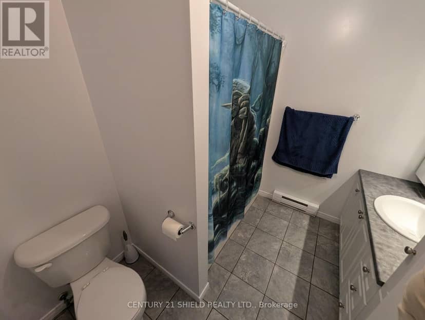 100 Richard Street — photo 13 of 20