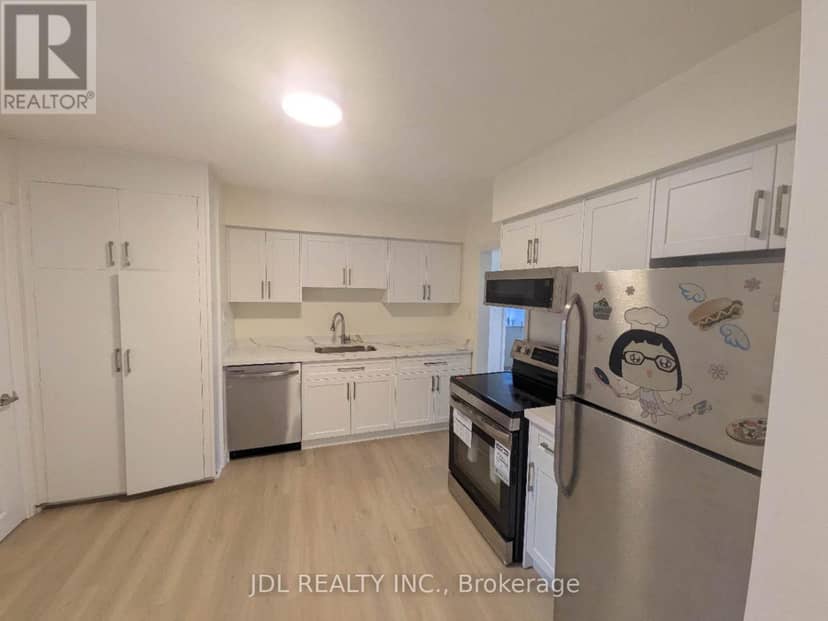 7900 Yonge Street — photo 5 of 13