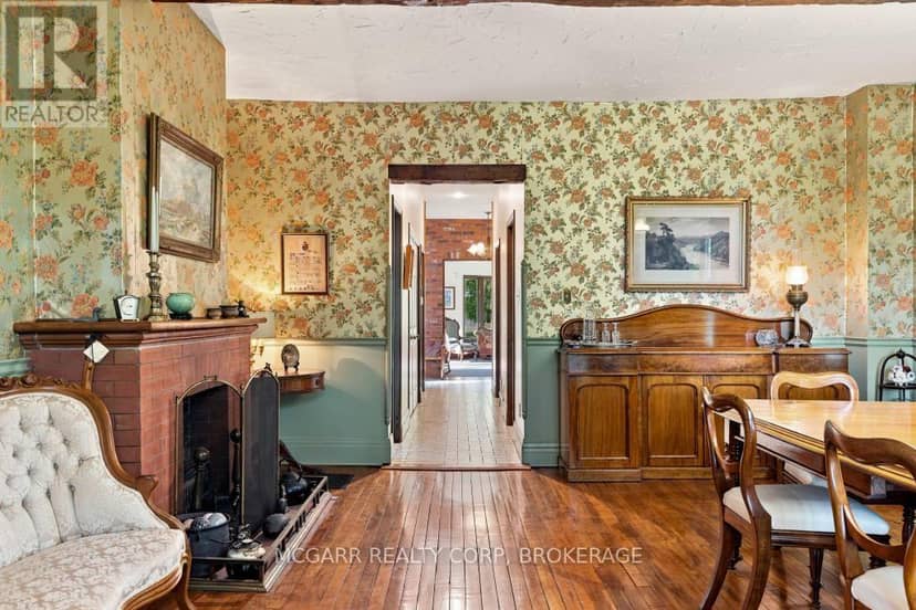 1258 Lakeshore Road W — photo 24 of 40