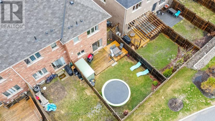 52 Snelgrove Crescent — photo 22 of 22