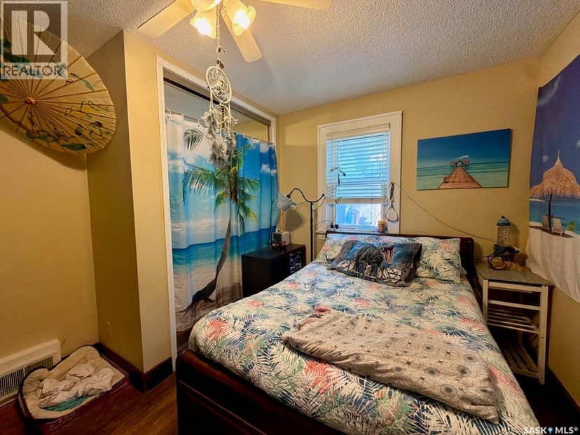 2341 Elphinstone Street — photo 12 of 27