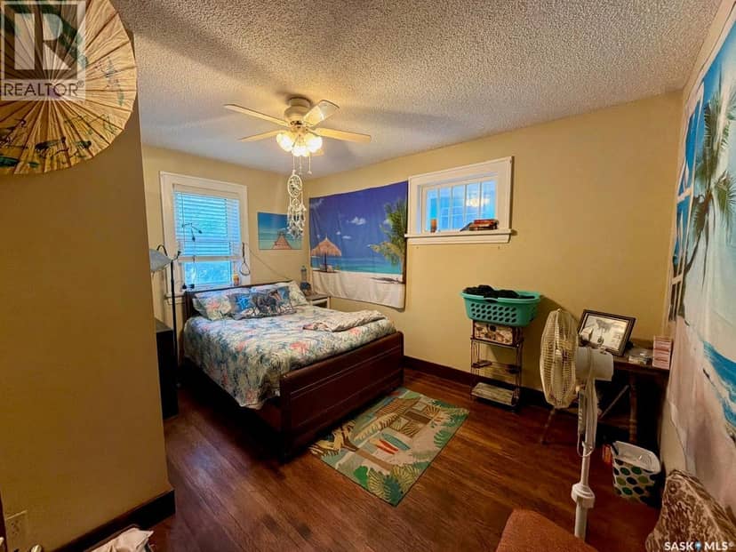 2341 Elphinstone Street — photo 13 of 27