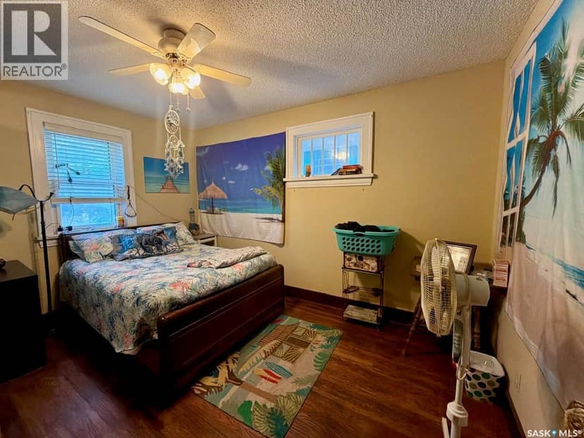 2341 Elphinstone Street — photo 14 of 27