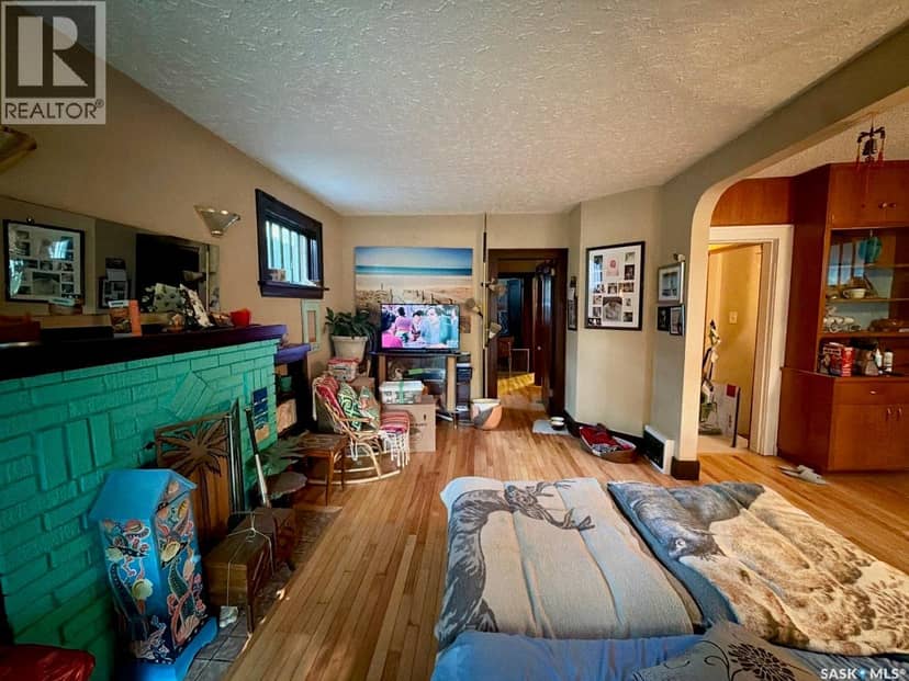 2341 Elphinstone Street — photo 5 of 27