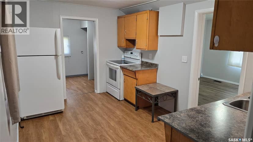 206 Irvine STREET, Cut Knife, photo 2