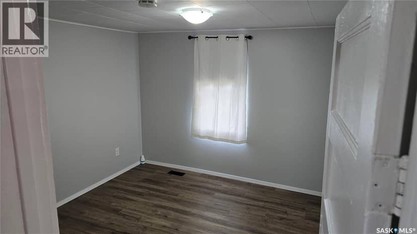 206 Irvine STREET, Cut Knife, photo 4