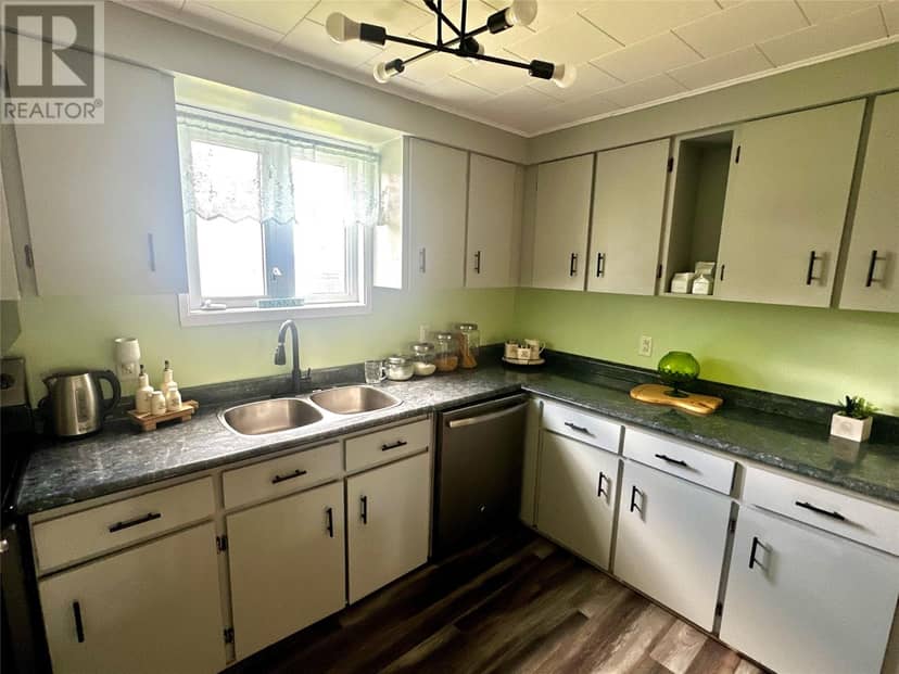 3 Sunset Drive — photo 16 of 29