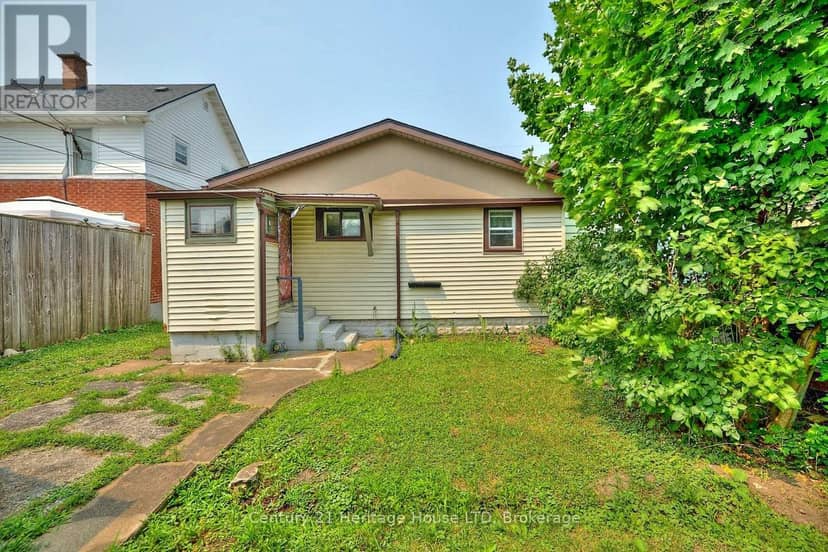 231 Dufferin Street — photo 15 of 17