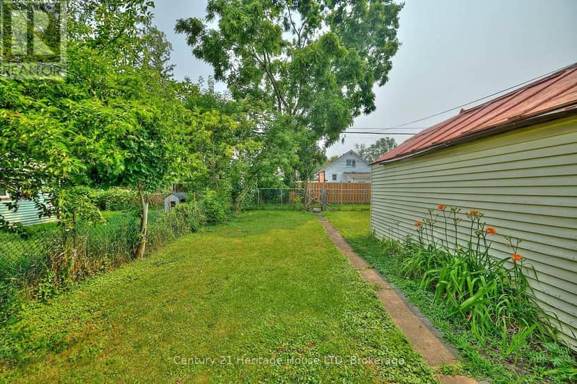 231 Dufferin Street — photo 2 of 17