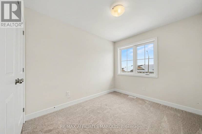 97 Whitcomb Crescent — photo 15 of 22