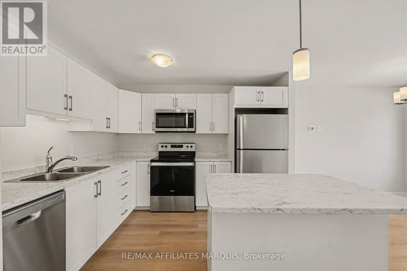97 Whitcomb Crescent — photo 6 of 22