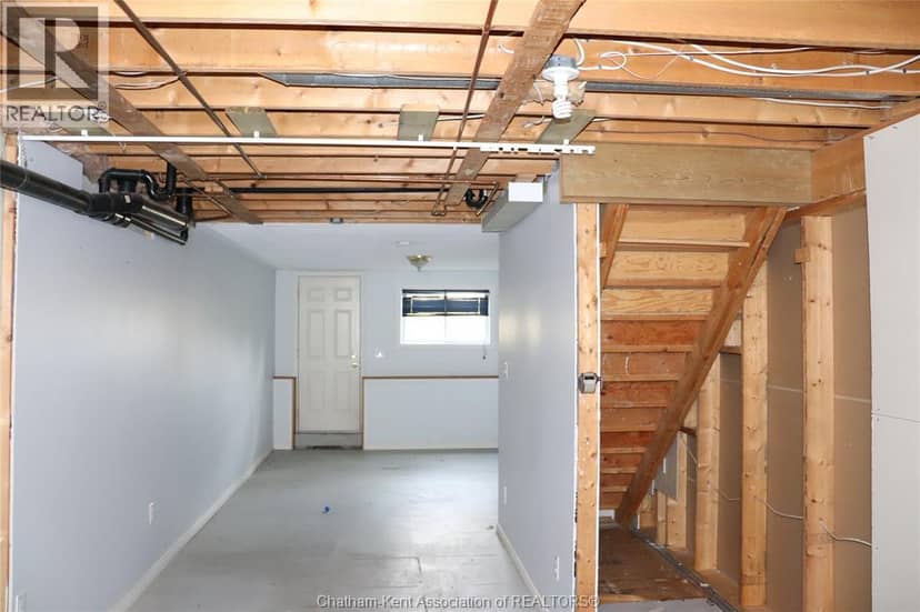 35-A Tiffany STREET — photo 17 of 18