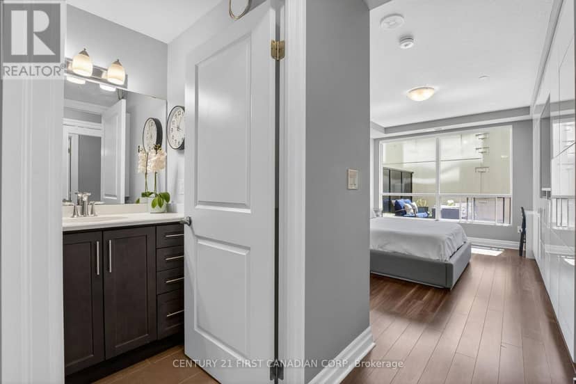 208 - 260 Villagewalk Boulevard — photo 14 of 40