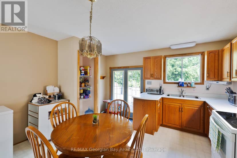 144 George Street — photo 8 of 35