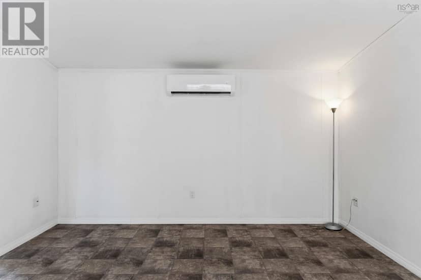63 Douglas Avenue — photo 15 of 30