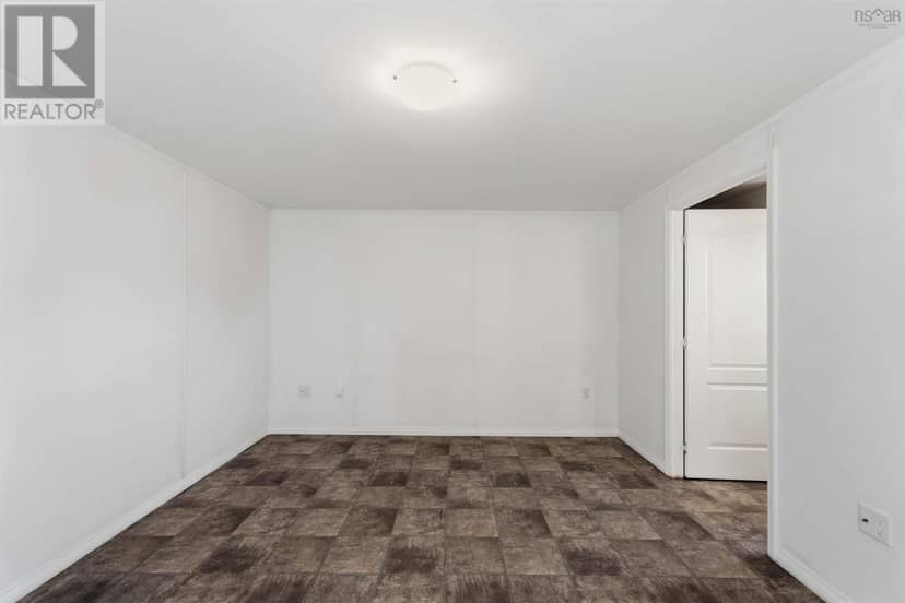 63 Douglas Avenue — photo 19 of 30