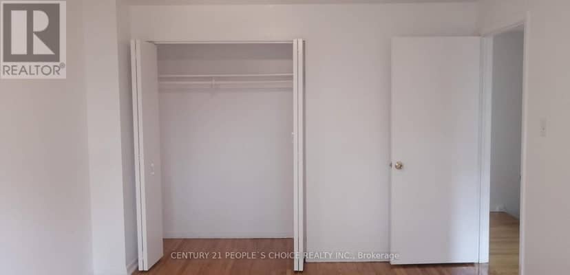 9 - 17 Gosford Boulevard — photo 16 of 33