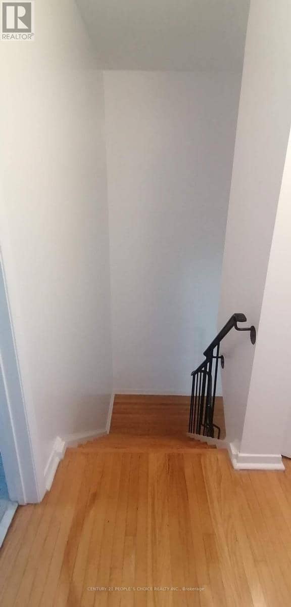 9 - 17 Gosford Boulevard — photo 21 of 33