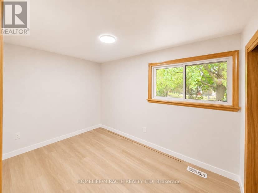 42 Mark Street — photo 7 of 17