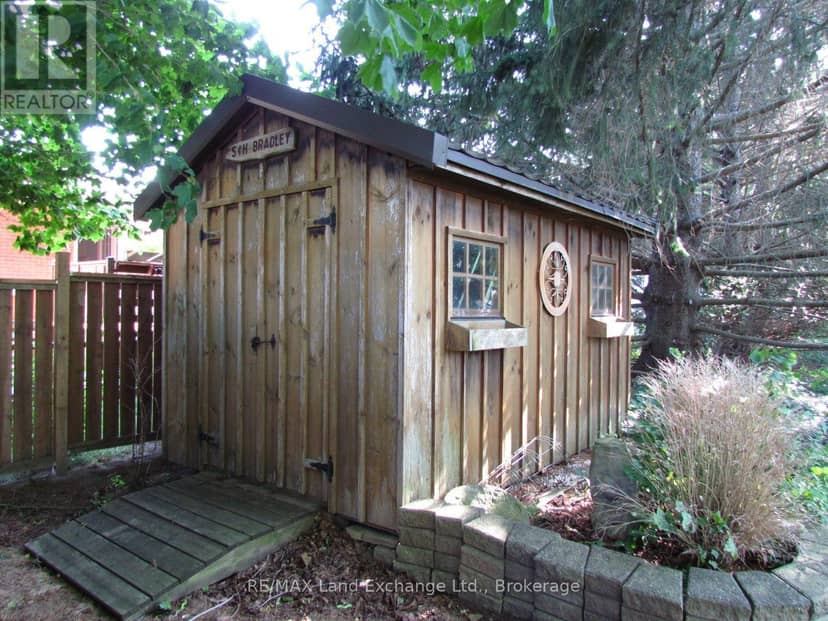 115 Brown's Lane — photo 7 of 13