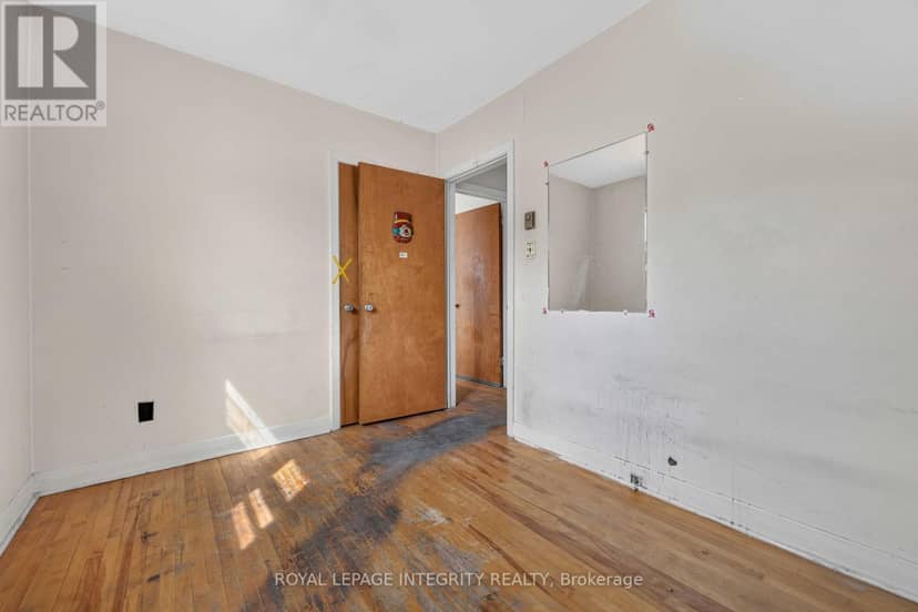 1274 Woodroffe Avenue — photo 15 of 31