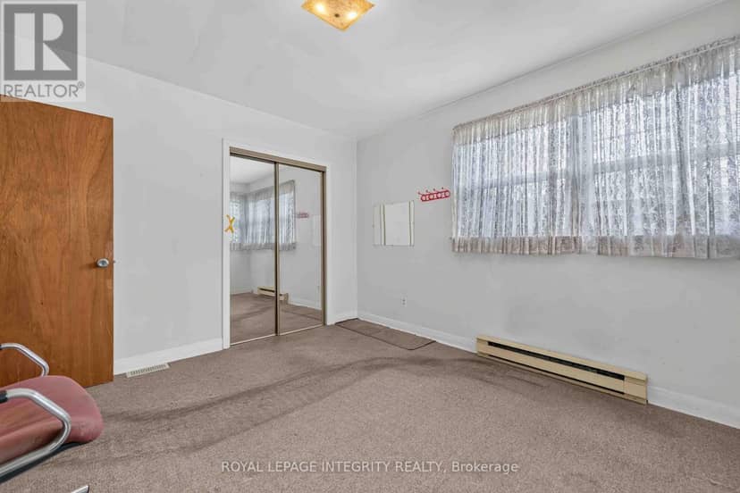 1274 Woodroffe Avenue — photo 17 of 31