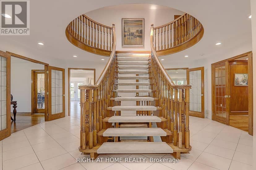 1008 Mount Albert Road — photo 4 of 29