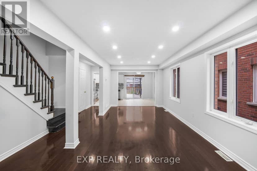 128 Olympia Crescent — photo 8 of 28