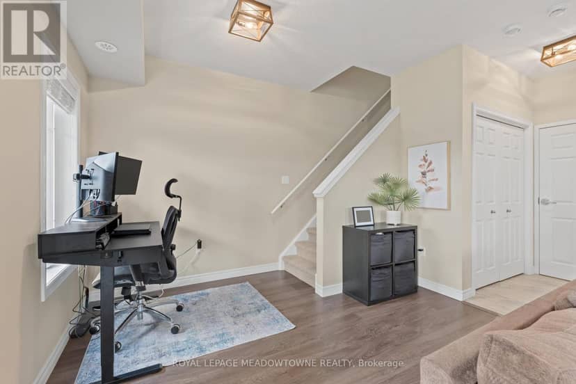 20 - 39 Kay Crescent — photo 12 of 33