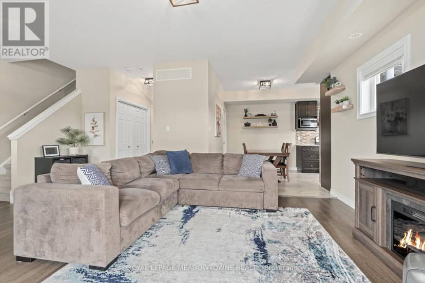 20 - 39 Kay Crescent — photo 7 of 33