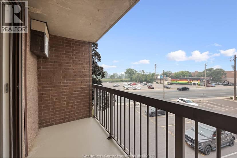 3950 WYANDOTTE STREET East Unit# 306 — photo 24 of 29
