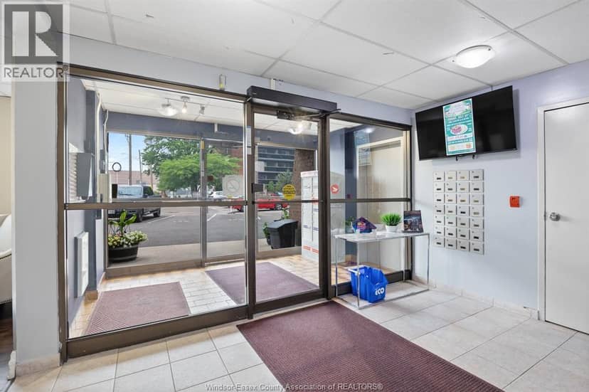 3950 WYANDOTTE STREET East Unit# 306 — photo 4 of 29